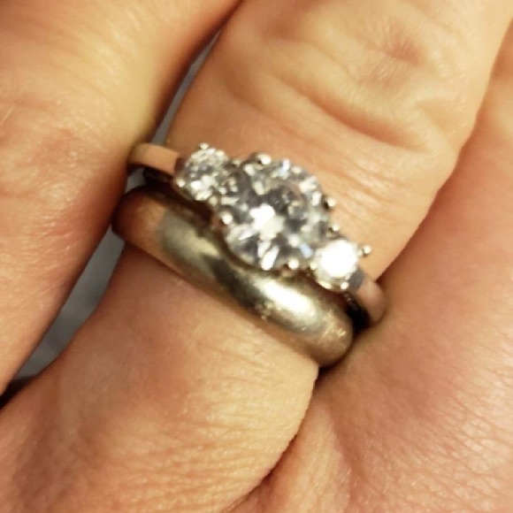 925 Sterling Silver CZ Anniversary Ring SZ 5 - Picture 7 of 8